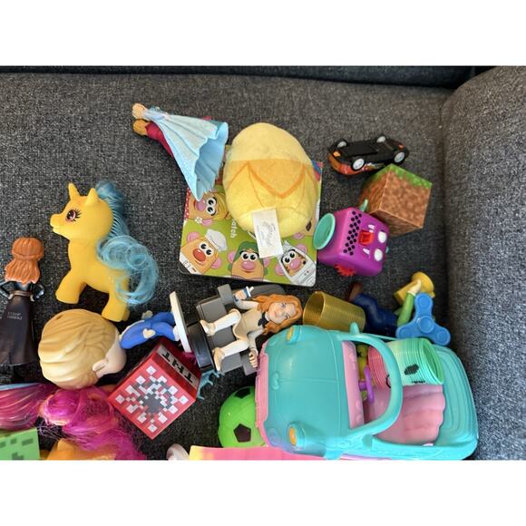 3 Pound Grab Bag Of Small Toys Behavior Incentives - Picture 6 of 7